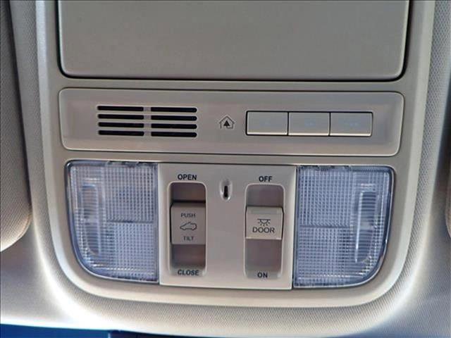 Used 2022 Honda CR-V Touring image 23