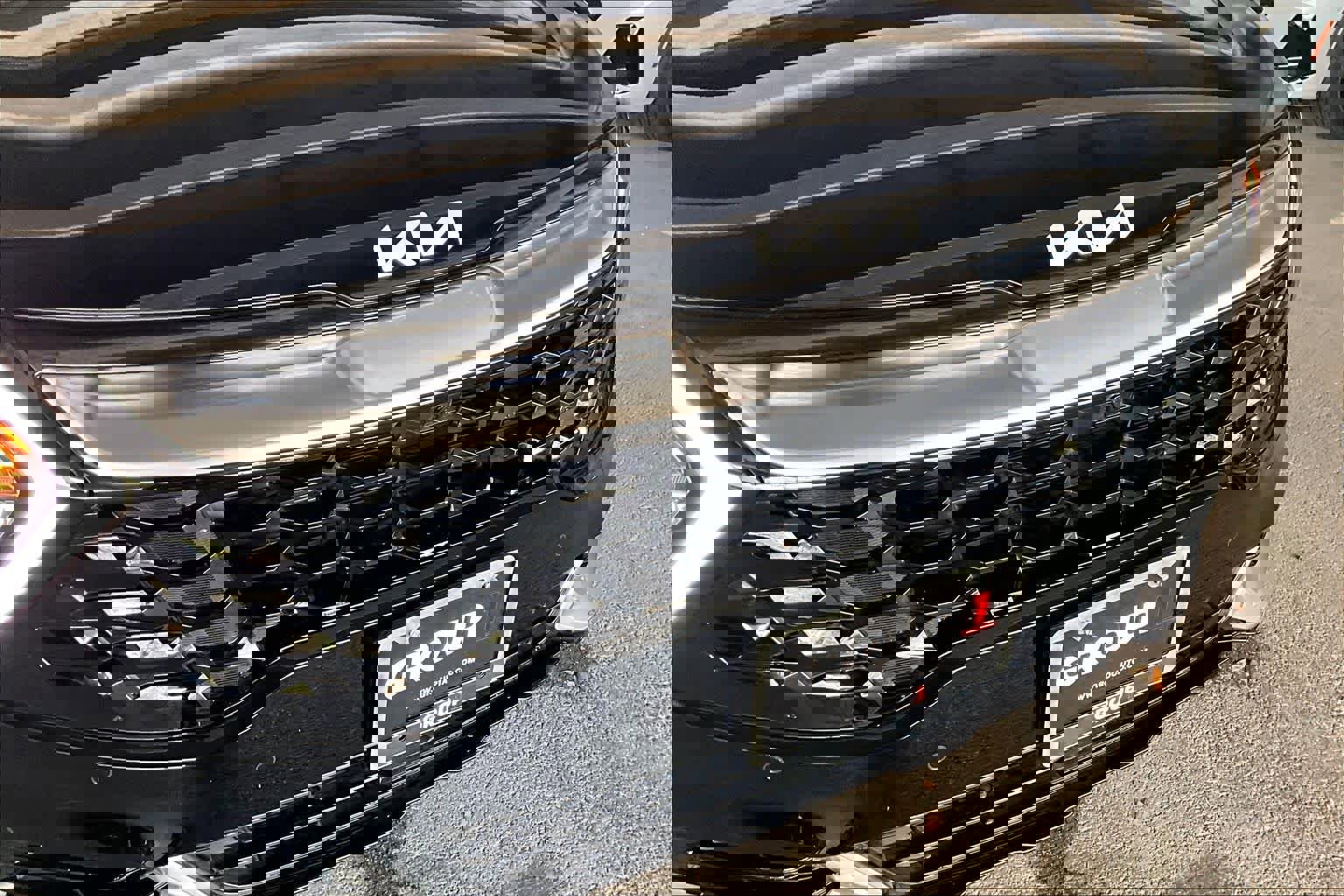 Used 2025 Kia Sportage SX image 29