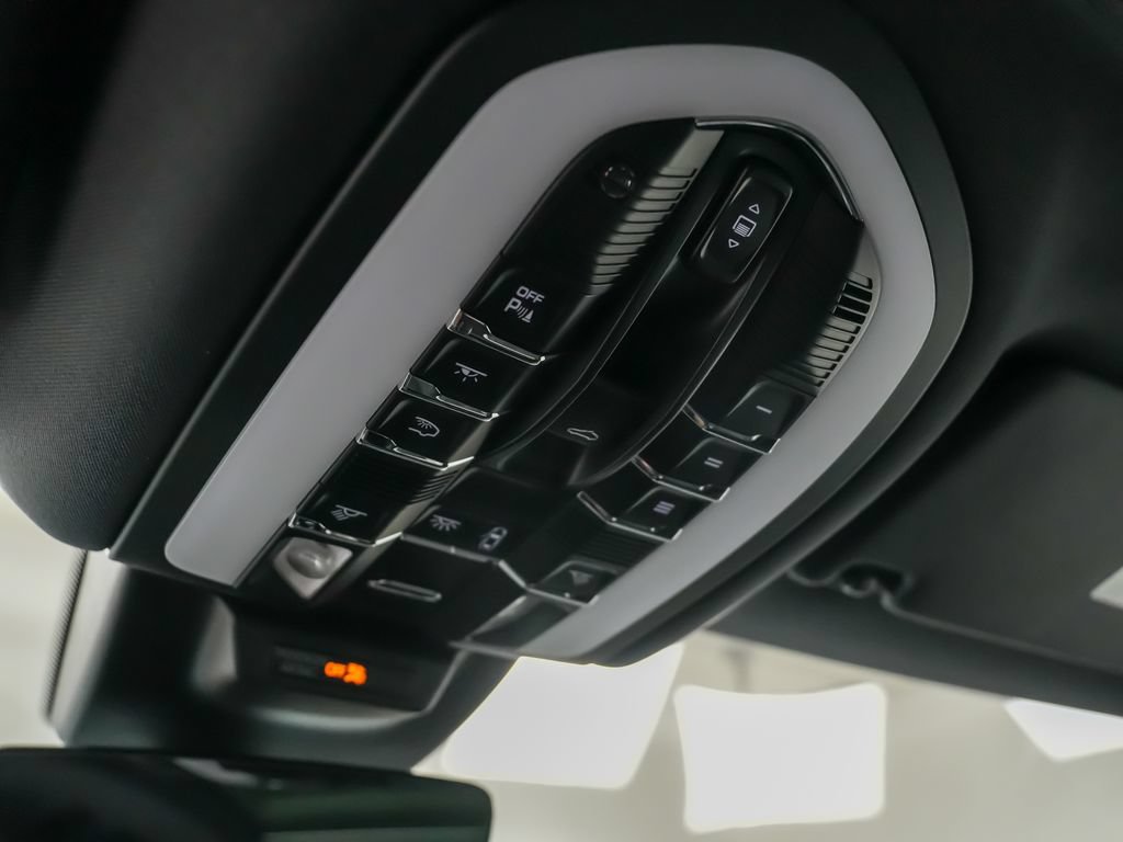 Certified 2026 Porsche Macan Turbo AWD/4WD image 28