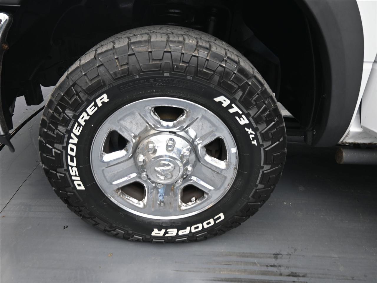 Used 2017 RAM 2500 Tradesman w/ Chrome Appearance Group image 17