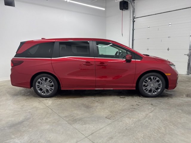 New 2026 Honda Odyssey Touring image 4
