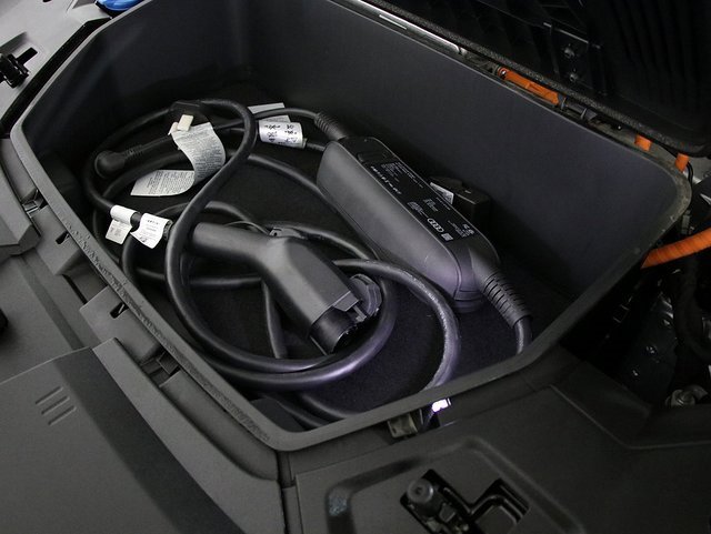 Used 2023 Audi e-tron Premium Plus w/ Premium Plus Package image 41