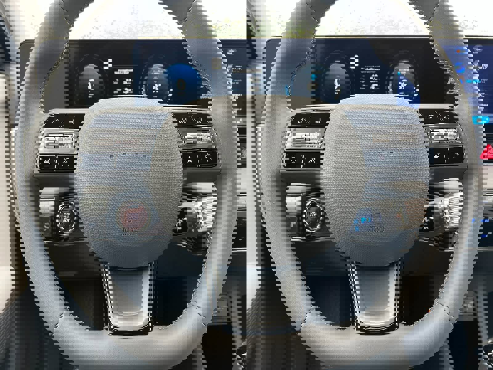 New 2025 Hyundai Ioniq 5 SE image 24