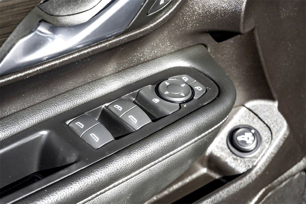 Used 2024 GMC Terrain SLT image 11