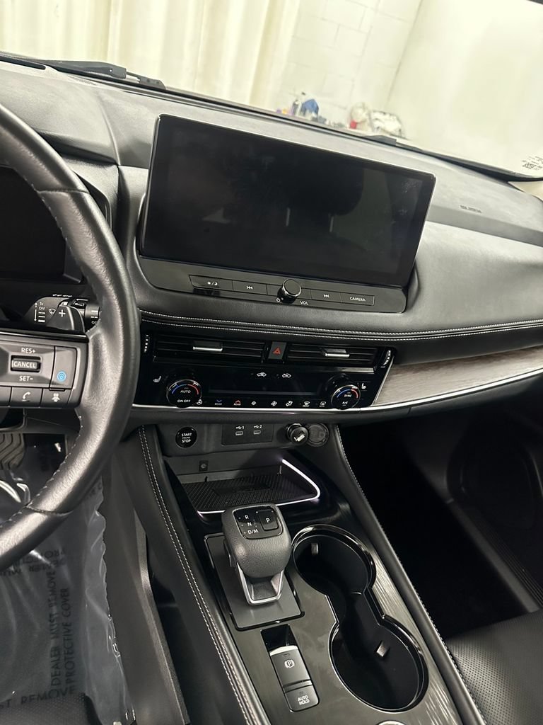 Used 2024 Nissan Rogue Platinum w/ Platinum Premium Package AWD/4WD image 16