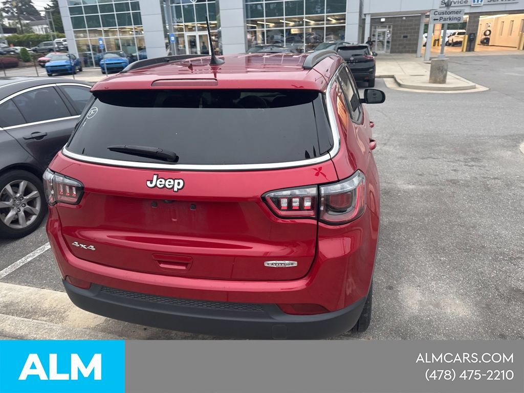 Used 2025 Jeep Compass Latitude AWD/4WD image 11