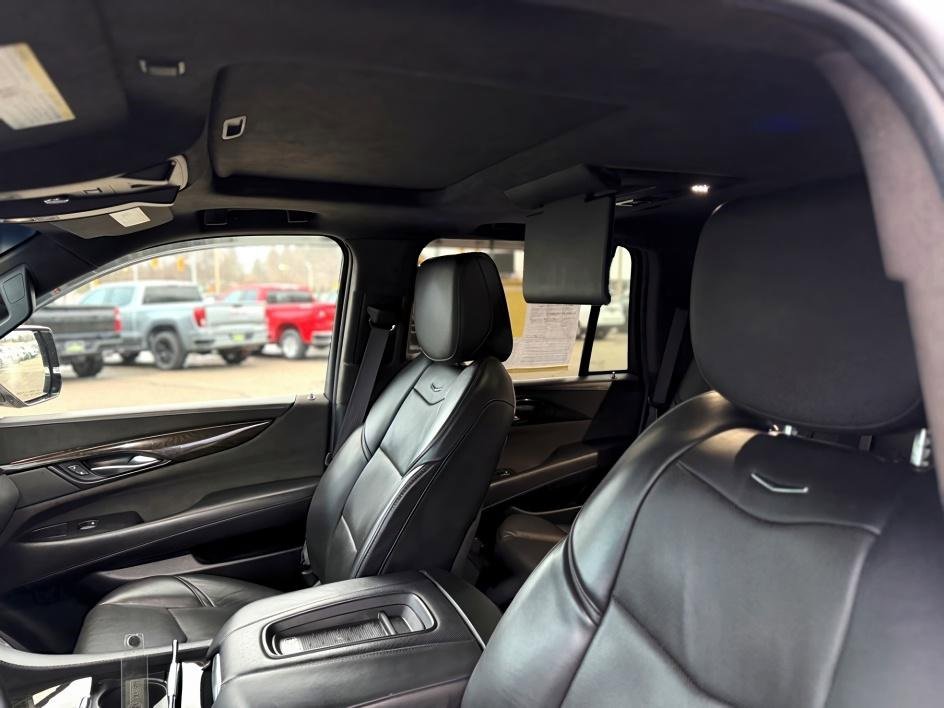 Used 2015 Cadillac Escalade Platinum image 14