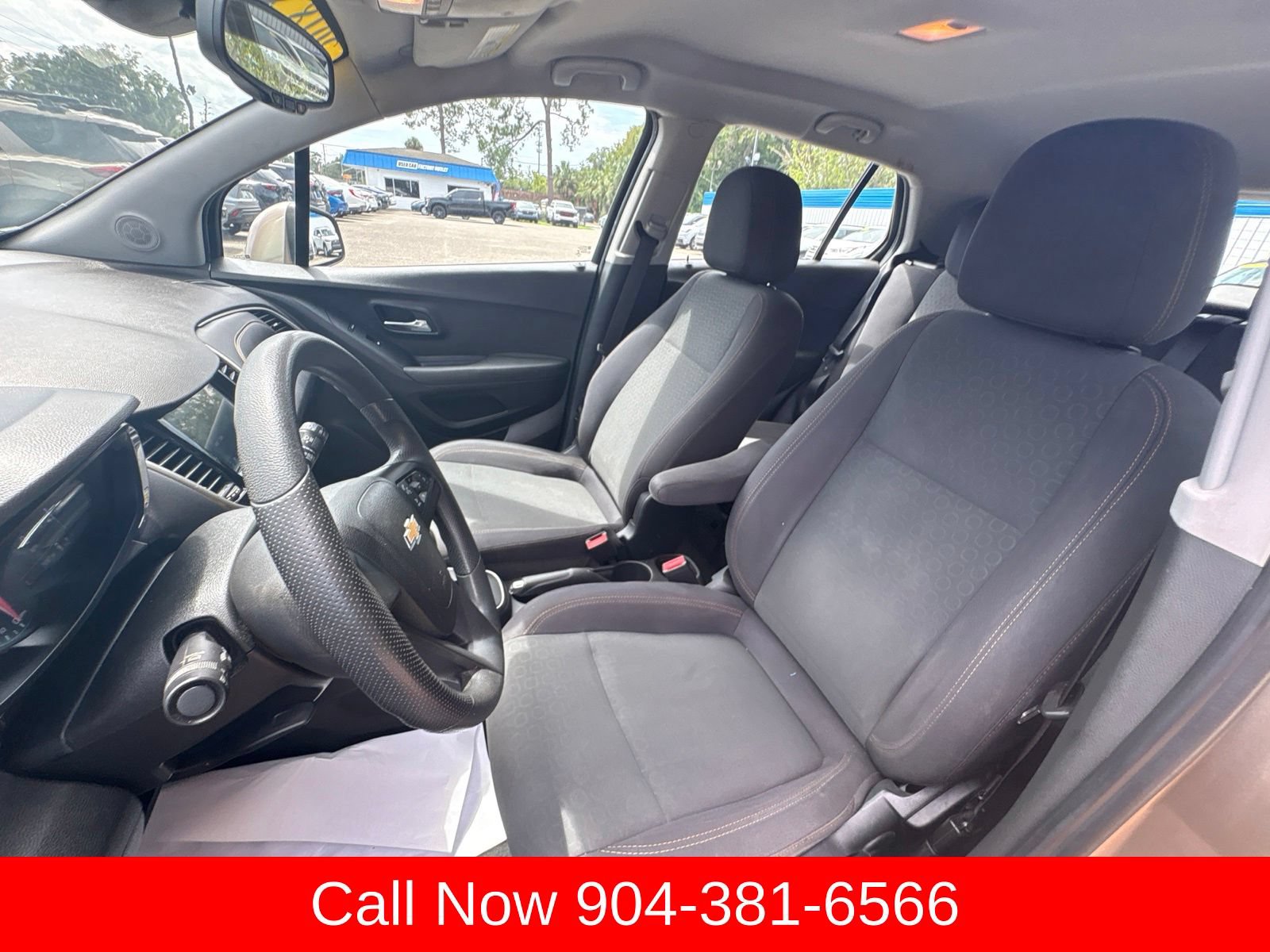 Used 2018 Chevrolet Trax LS w/ LPO, Cargo Package FWD image 15