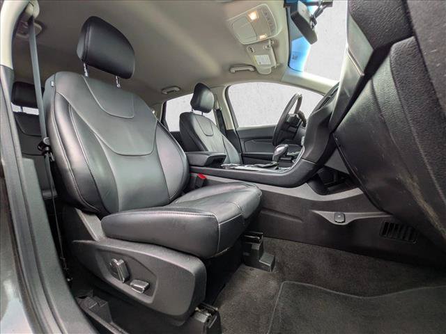 Used 2018 Ford Edge Titanium w/ Technology Package FWD image 19