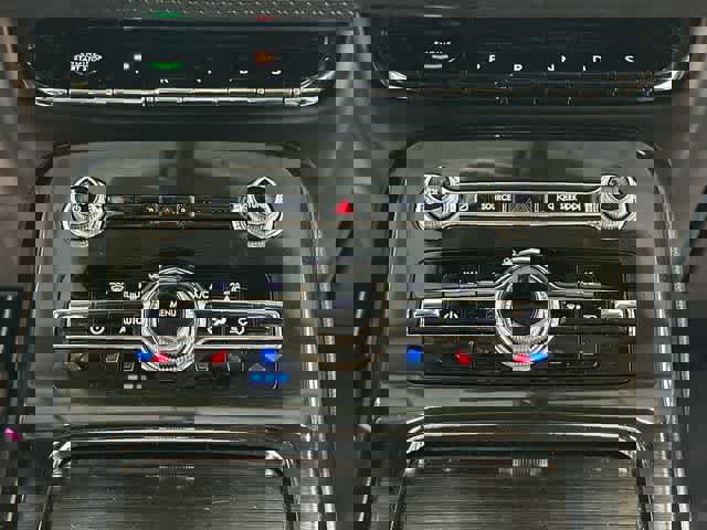 Used 2022 Lincoln Nautilus Reserve AWD/4WD image 16