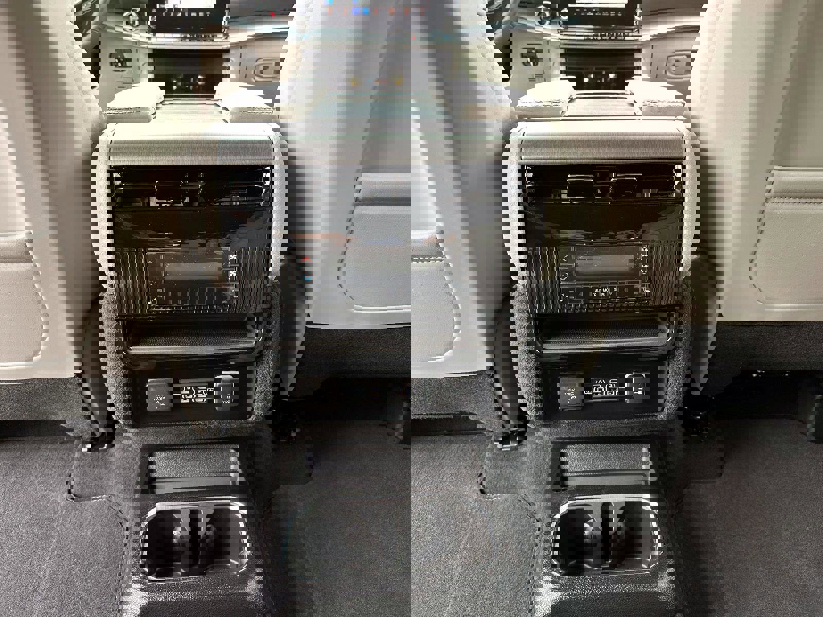 New 2025 Jeep Wagoneer Series II w/ Convenience Group I image 19