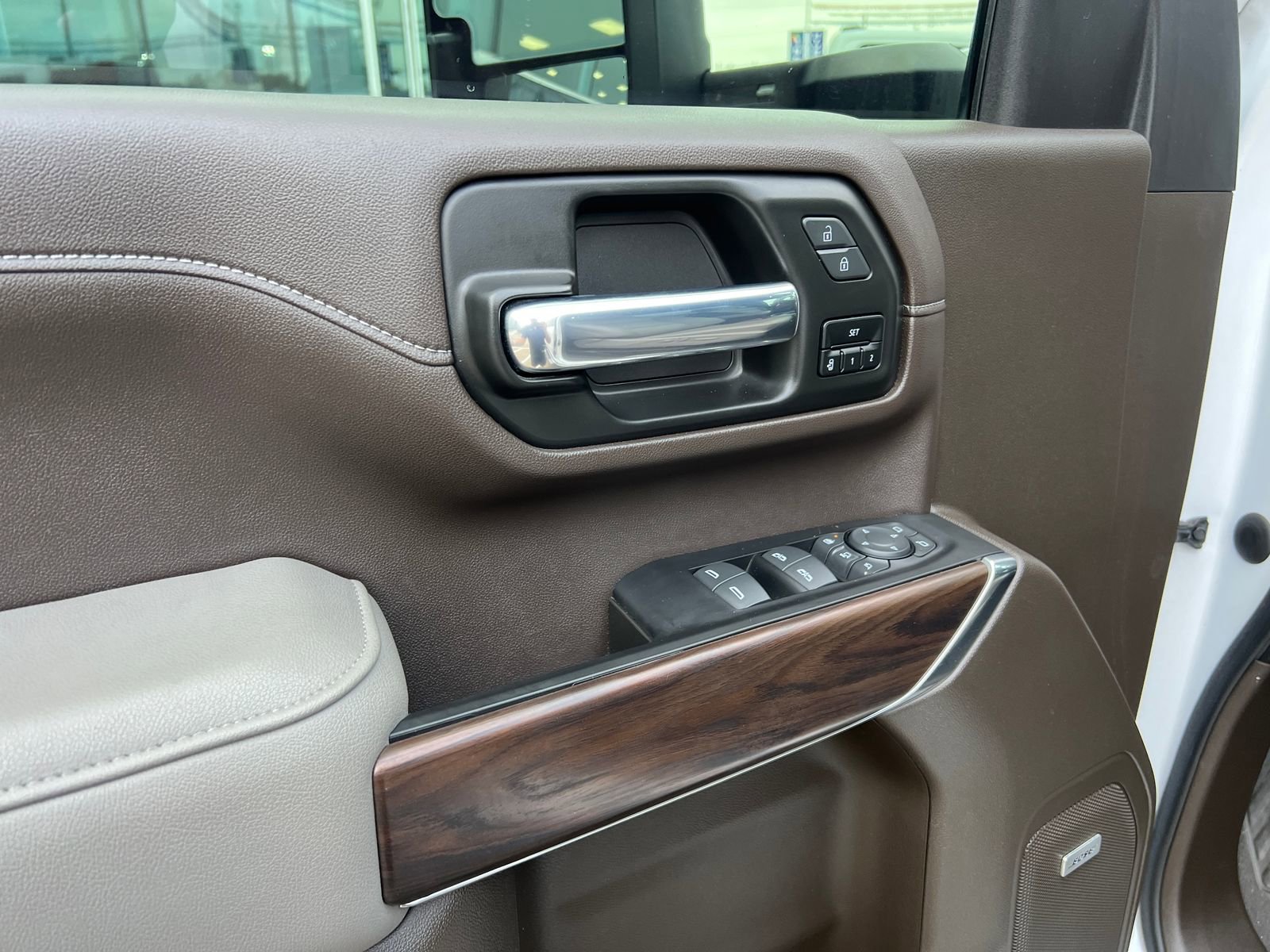 Used 2023 GMC Sierra 2500 SLT w/ SLT Premium Package AWD/4WD image 27