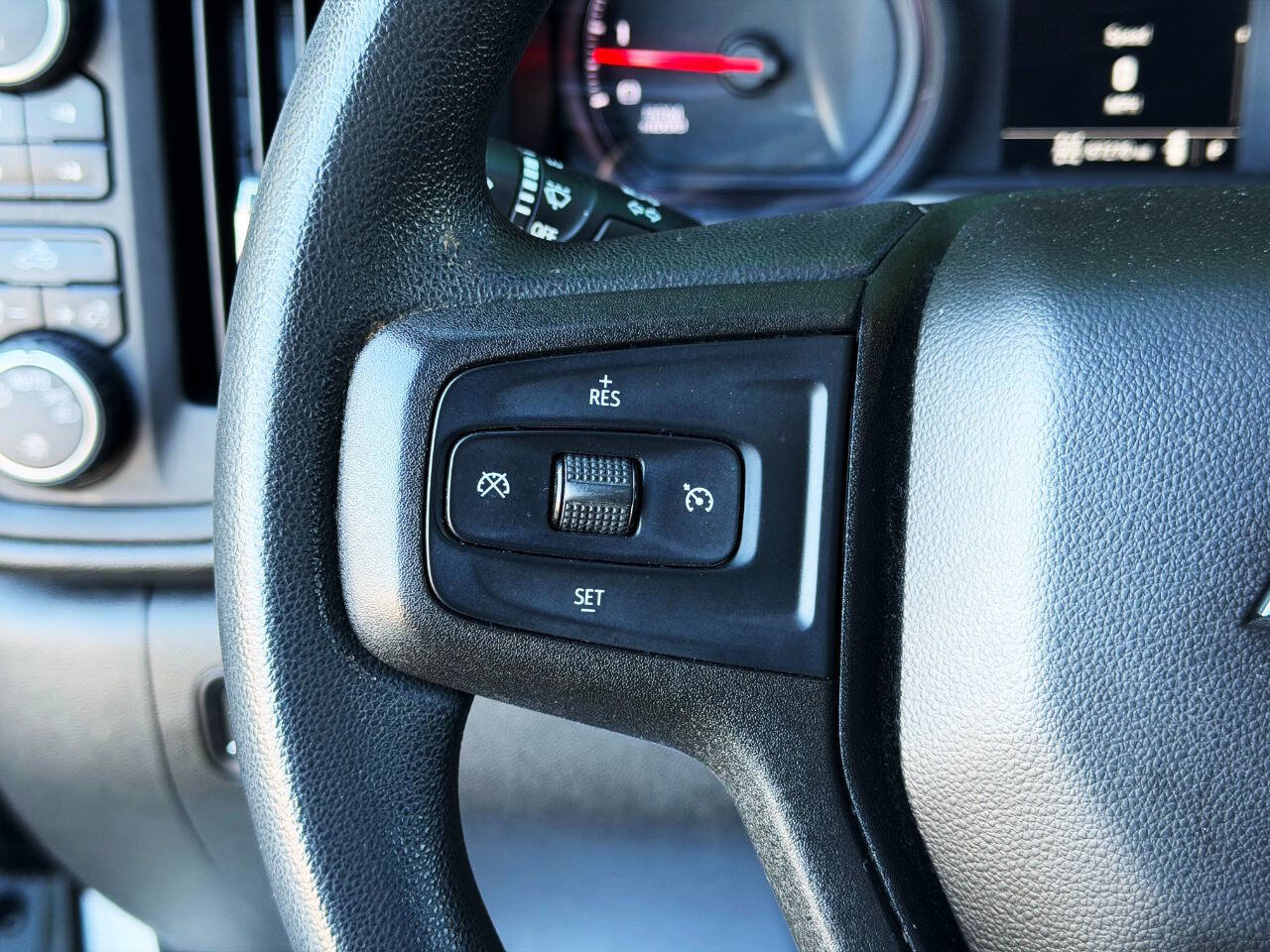 Used 2019 Chevrolet Silverado 1500 Custom Trail Boss AWD/4WD image 27