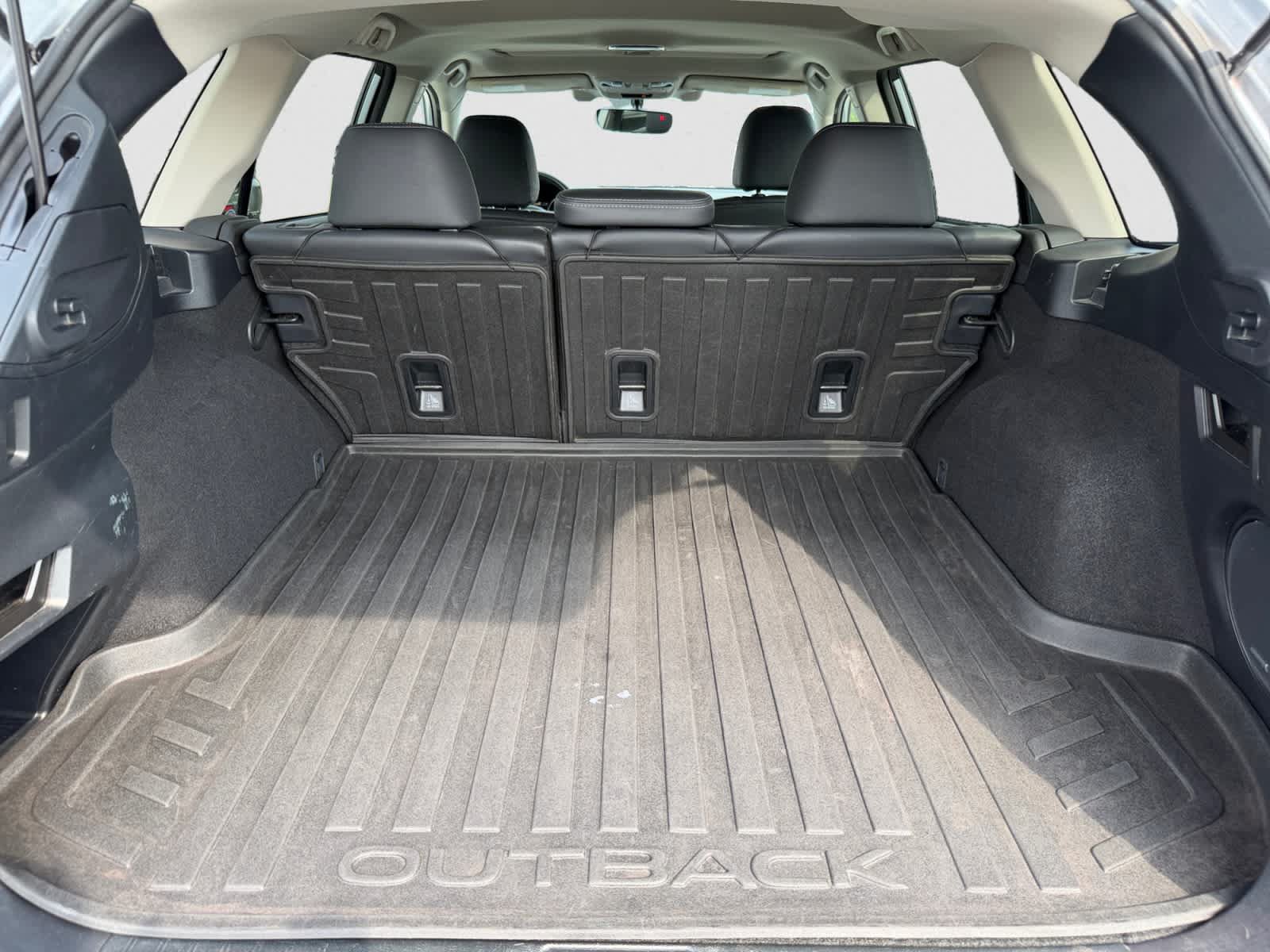 Used 2019 Subaru Outback 2.5i Limited AWD/4WD image 5