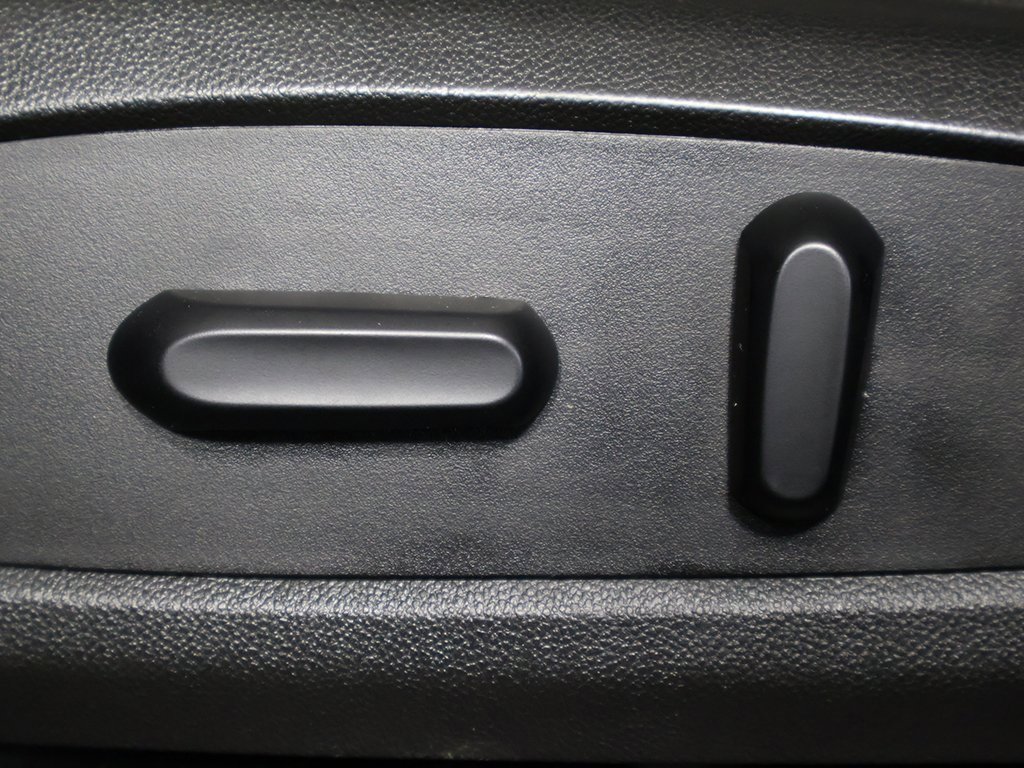 Used 2017 GMC Acadia SLE w/ Driver Alert Package I image 29