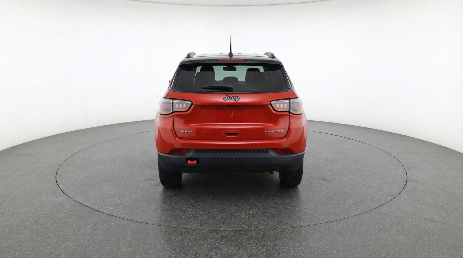 Used 2025 Jeep Compass Trailhawk AWD/4WD image 7