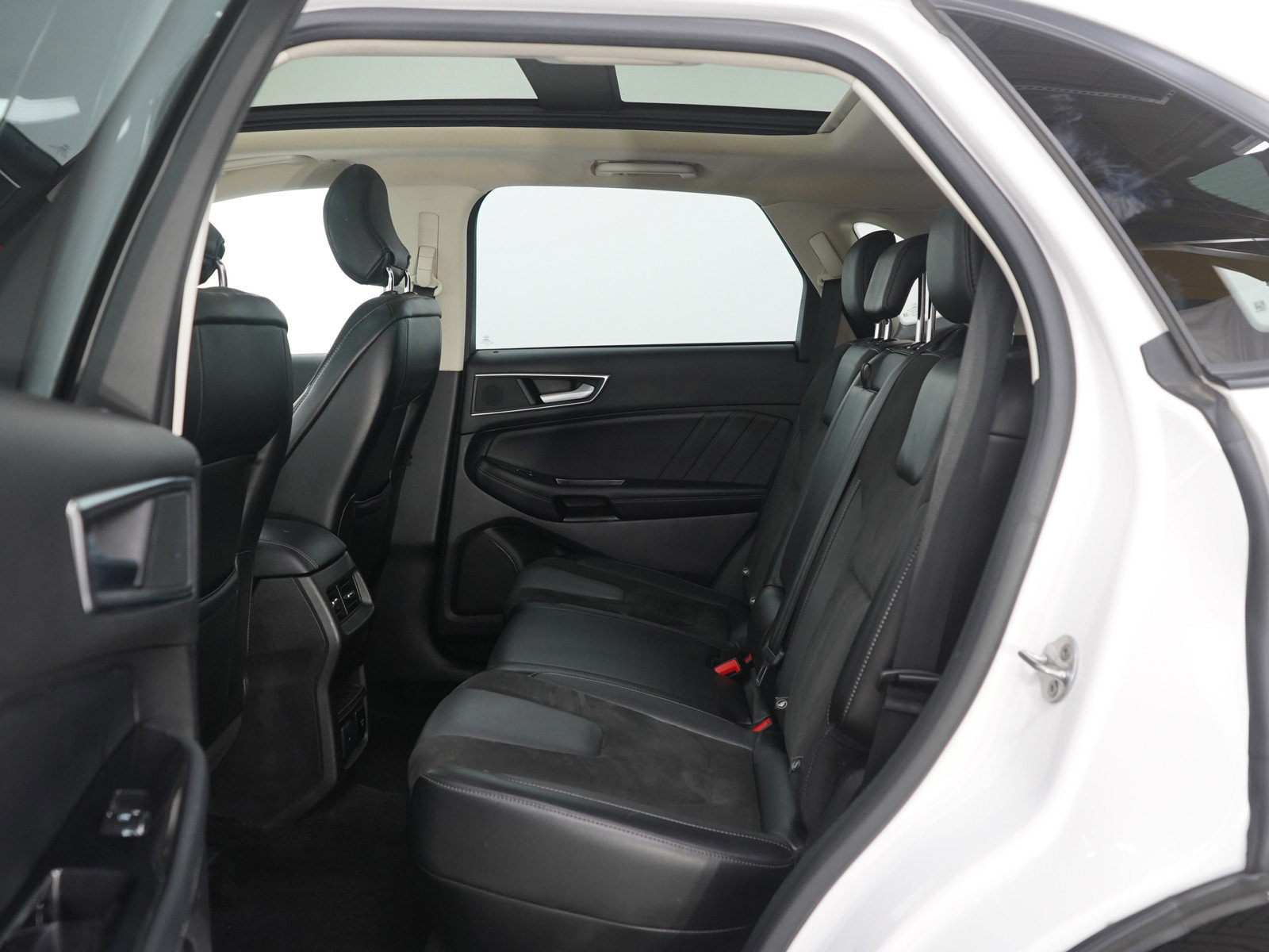 Used 2018 Ford Edge Sport w/ Equipment Group 401A image 18