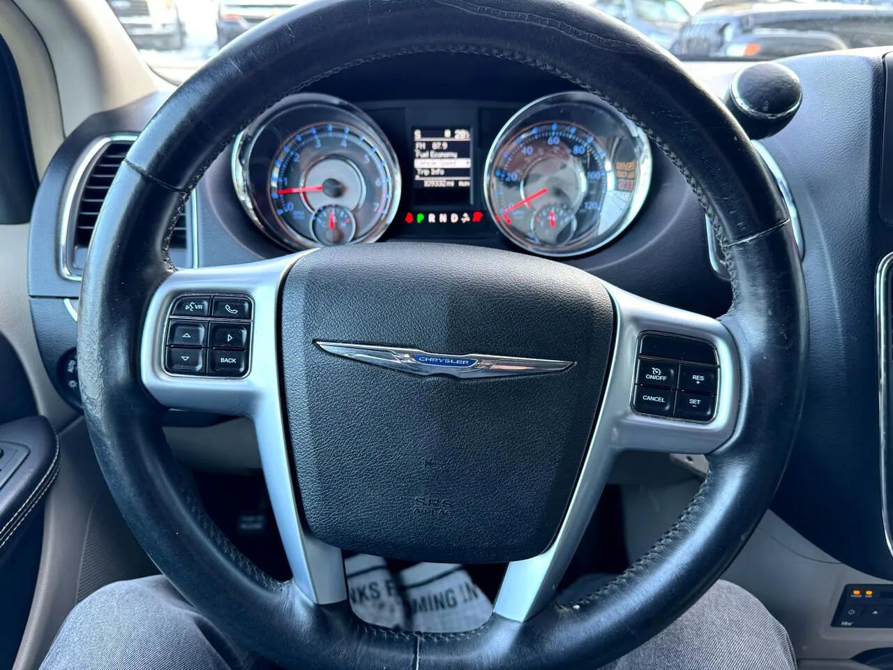 Used 2012 Chrysler Town & Country Touring-L w/ Entertainment Group #2 image 17