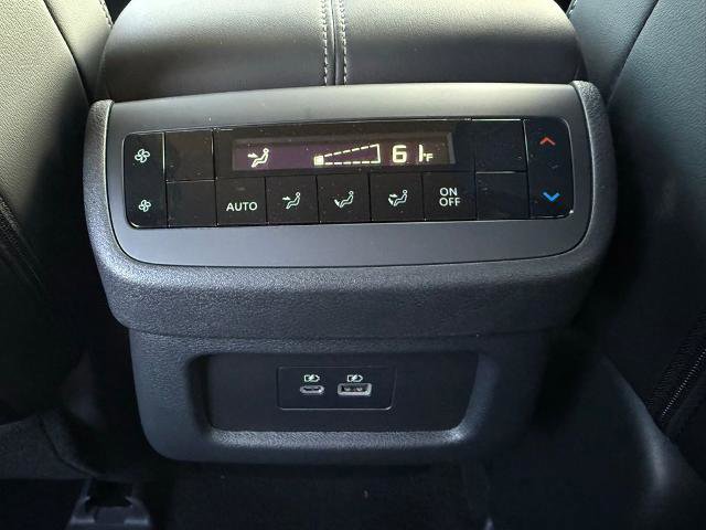 New 2025 Nissan Pathfinder SL w/ Black Appearance Package image 12