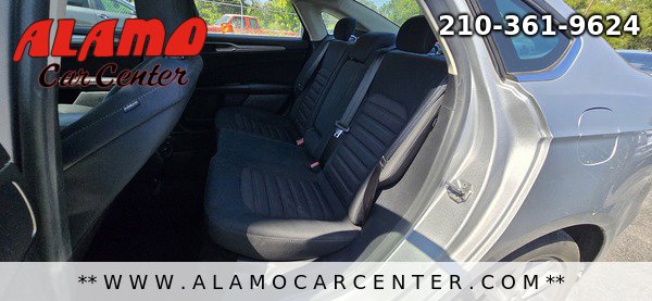 Used 2017 Ford Fusion SE image 30