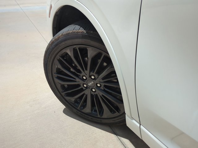 Used 2023 Lincoln Corsair Reserve w/ Equipment Group 201A FWD image 10