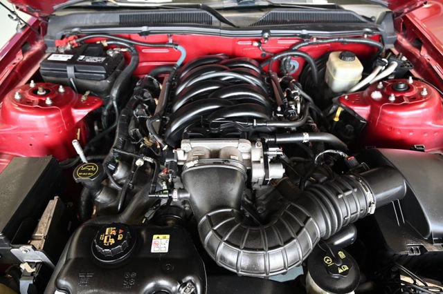 Used 2005 Ford Mustang GT Premium RWD image 26