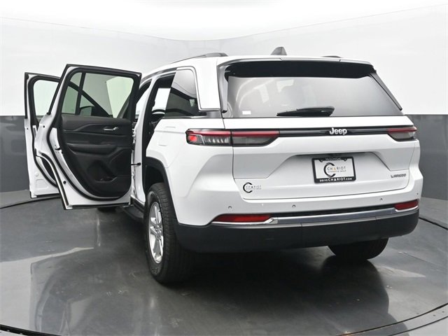 Used 2024 Jeep Grand Cherokee Laredo image 56