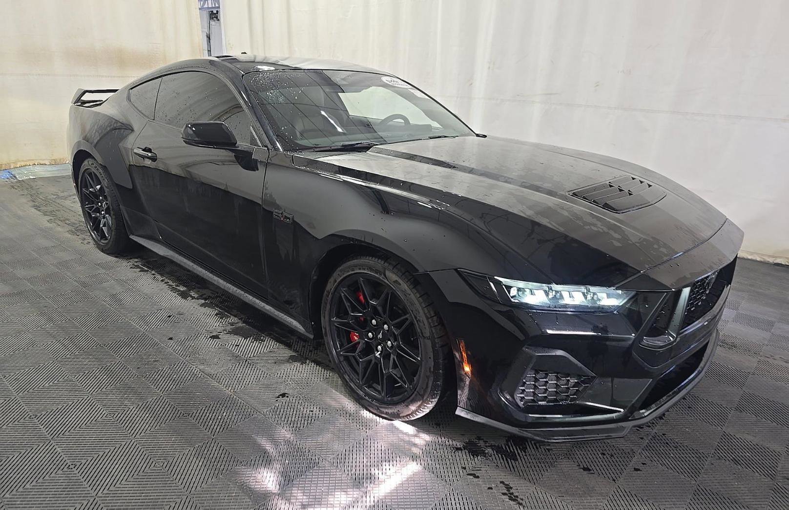Used 2024 Ford Mustang GT Premium w/ GT Performance Package RWD image 3