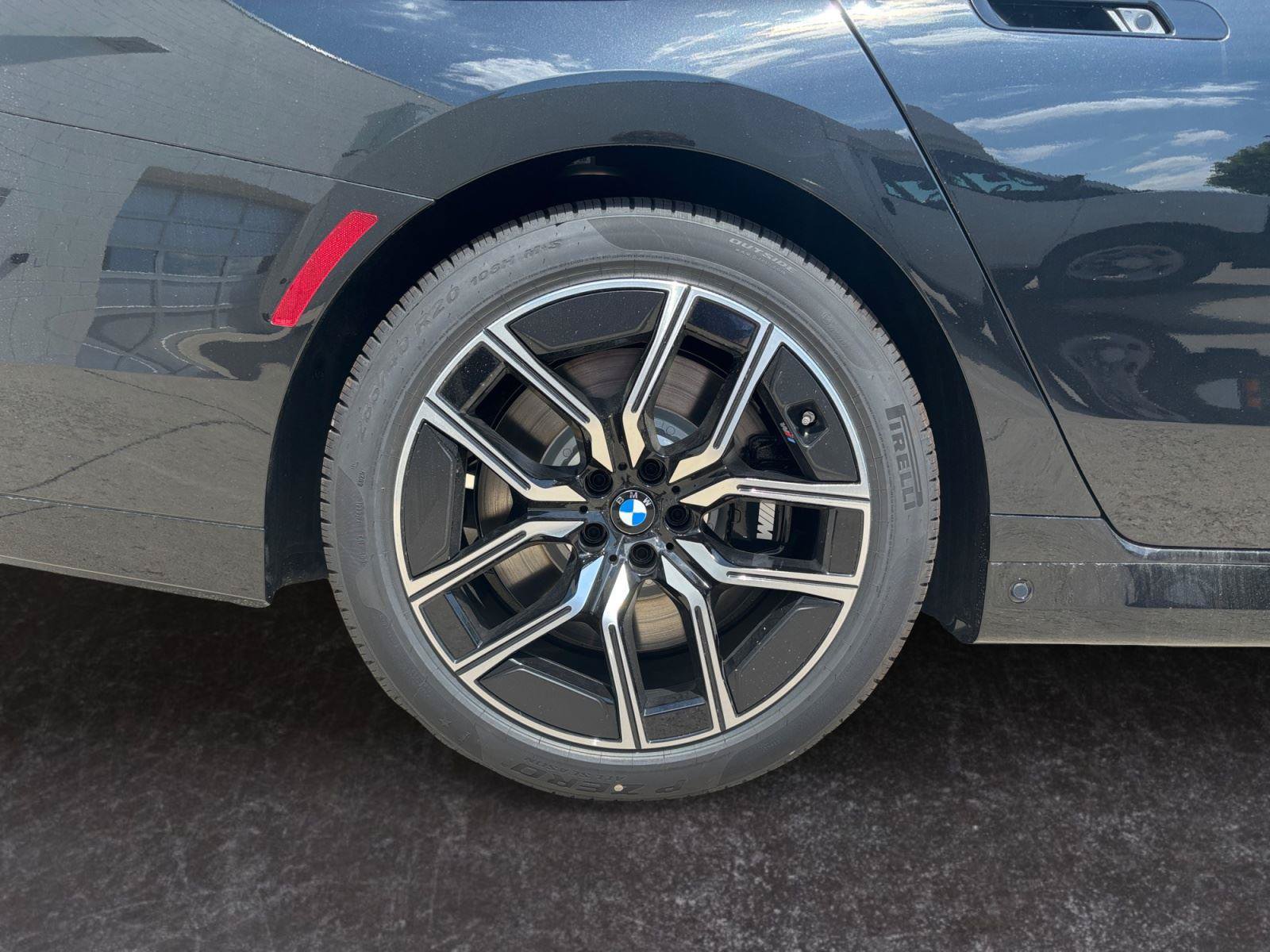 New 2026 BMW 760i xDrive w/ Executive Package AWD/4WD image 27