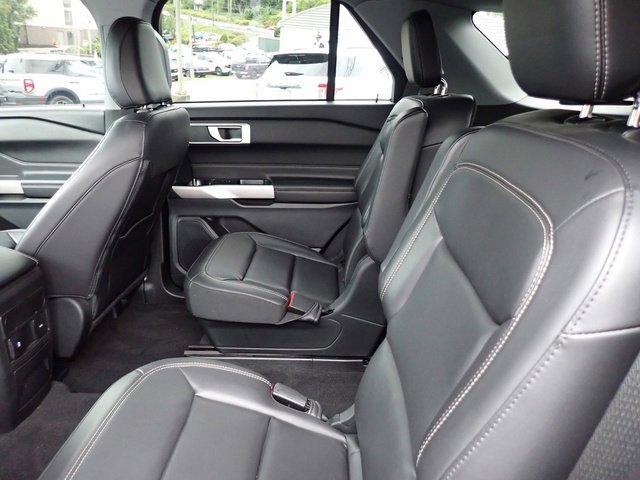 Used 2023 Ford Explorer XLT w/ Equipment Group 202A image 18