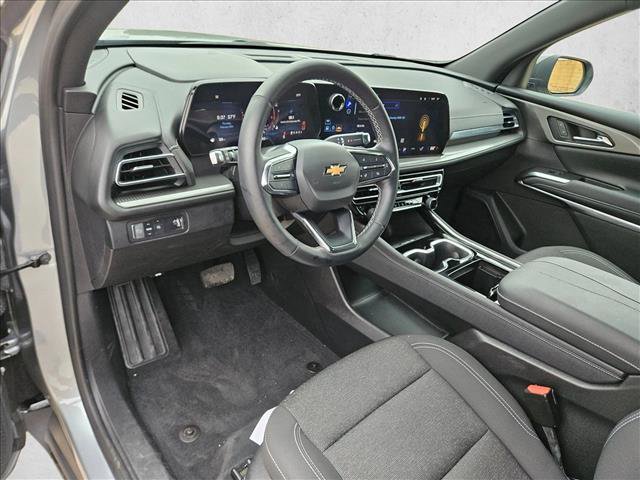 Used 2024 Chevrolet Traverse LT image 15