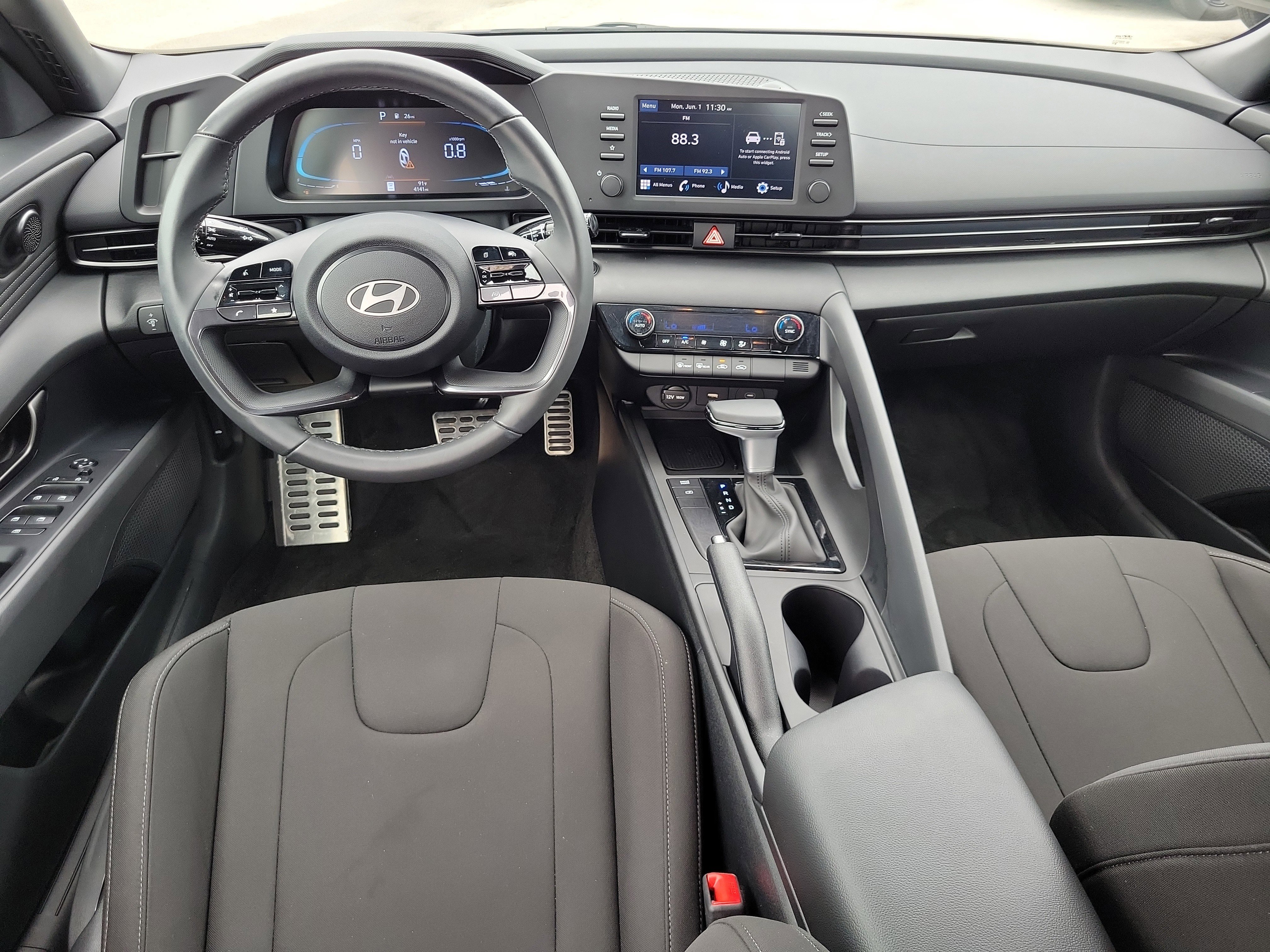 Used 2025 Hyundai Elantra Sport FWD image 14