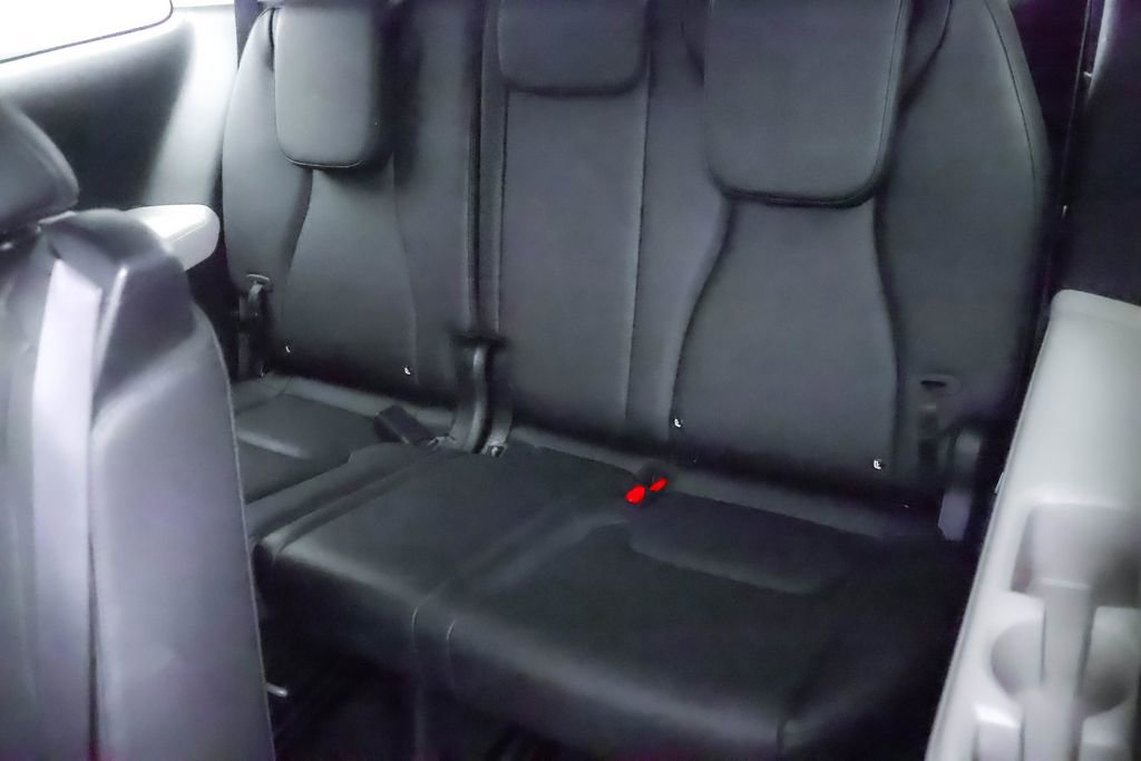 Used 2022 Kia Carnival LX image 19