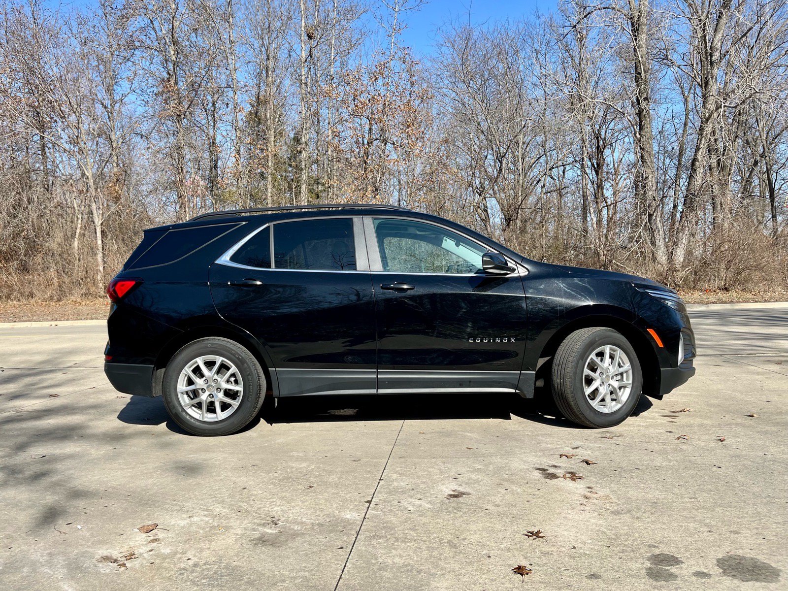 Used 2024 Chevrolet Equinox LT w/ LPO, Floor Liner Package FWD image 4