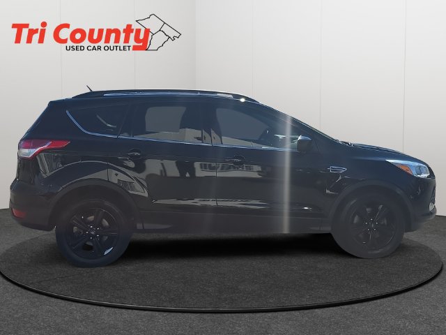 Used 2016 Ford Escape SE w/ SE Leather Comfort Package AWD/4WD image 9