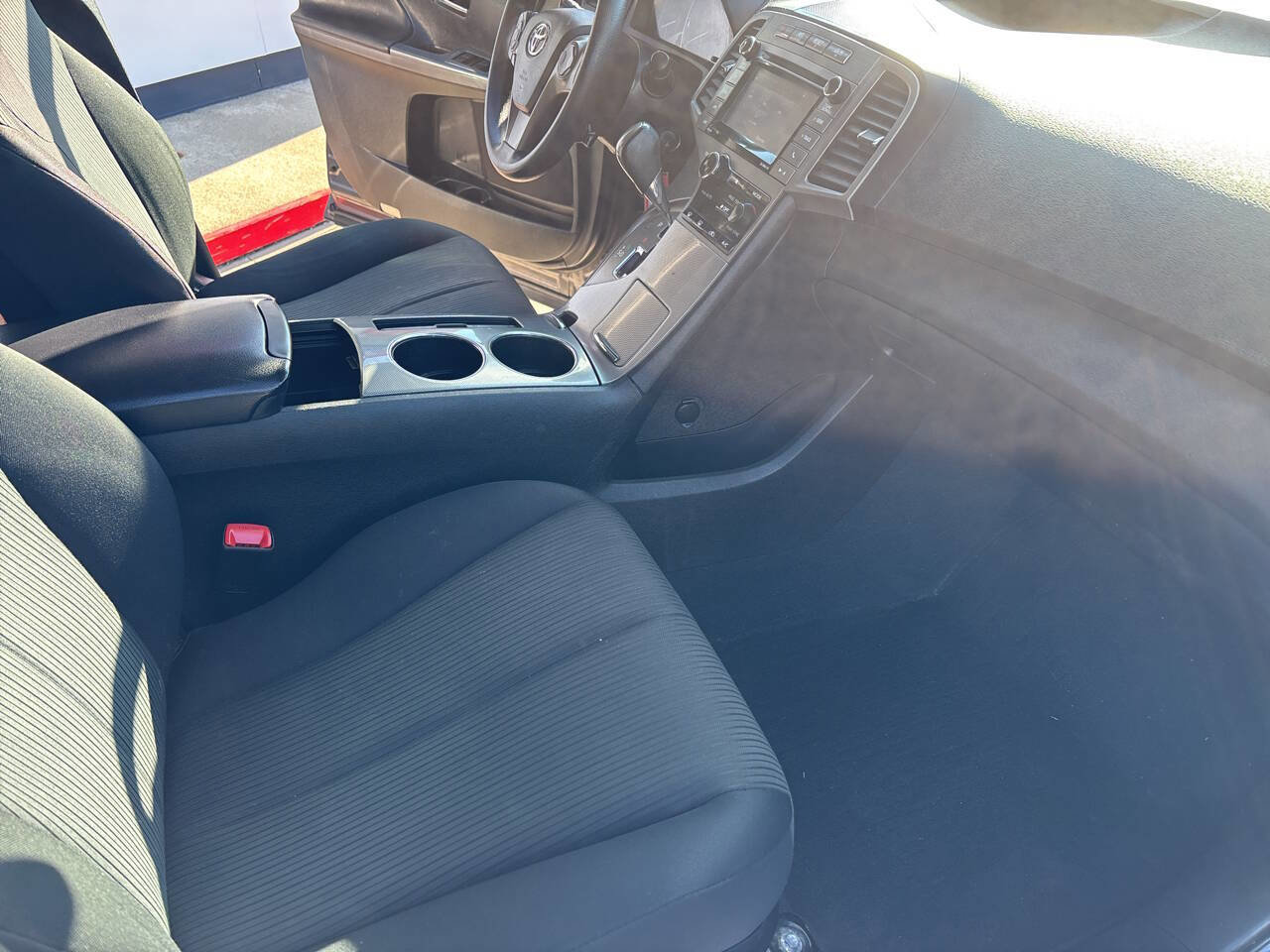 Used 2015 Toyota Venza LE AWD/4WD image 18