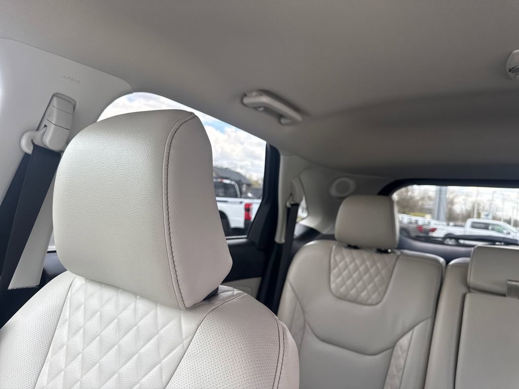 Used 2023 Ford Edge Titanium w/ Equipment Group 301A image 44