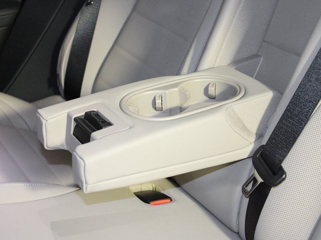 Certified 2026 Porsche Panamera 4 image 34