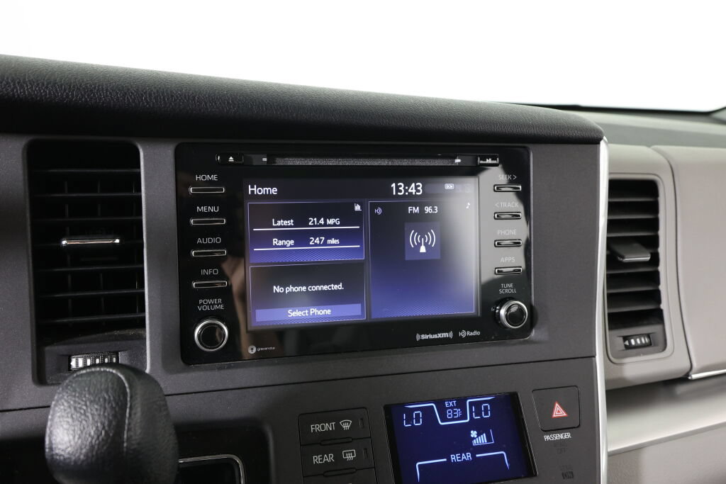 Used 2018 Toyota Sienna LE FWD image 31