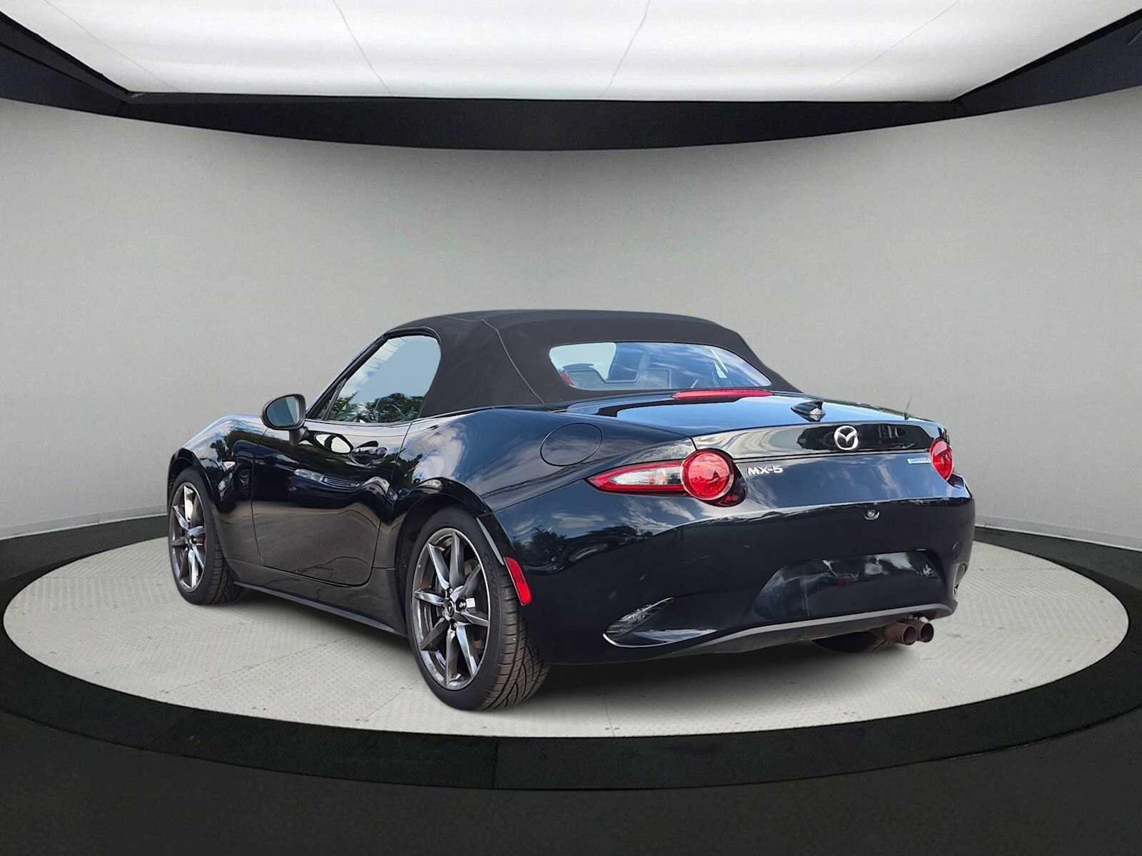 Used 2021 MAZDA MX-5 Miata Grand Touring RWD image 6