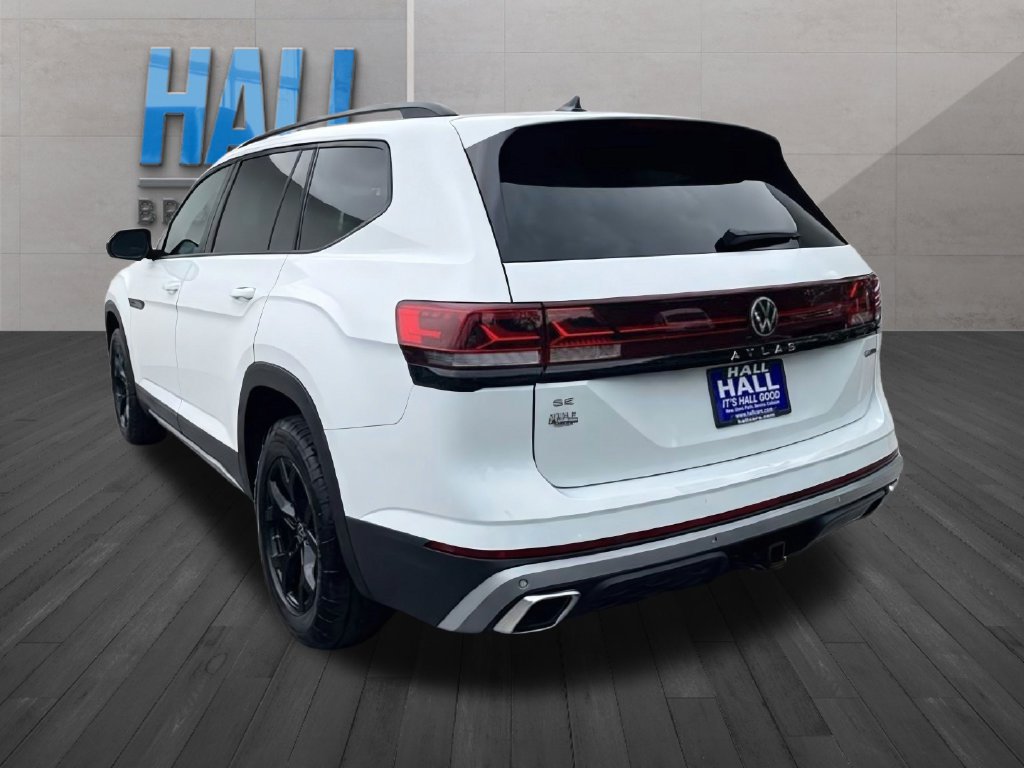 Certified 2024 Volkswagen Atlas Peak Edition SE AWD/4WD image 5