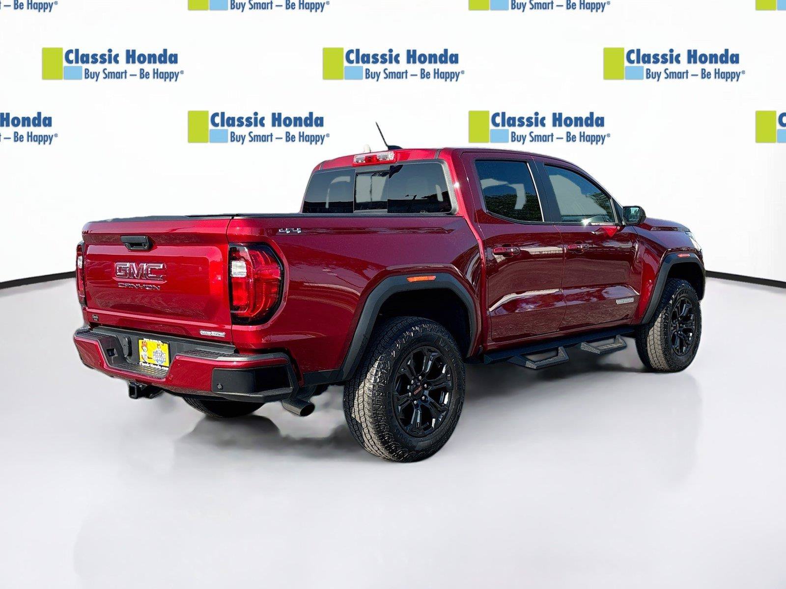 Used 2024 GMC Canyon Elevation w/ Elevation Premium Package AWD/4WD image 8