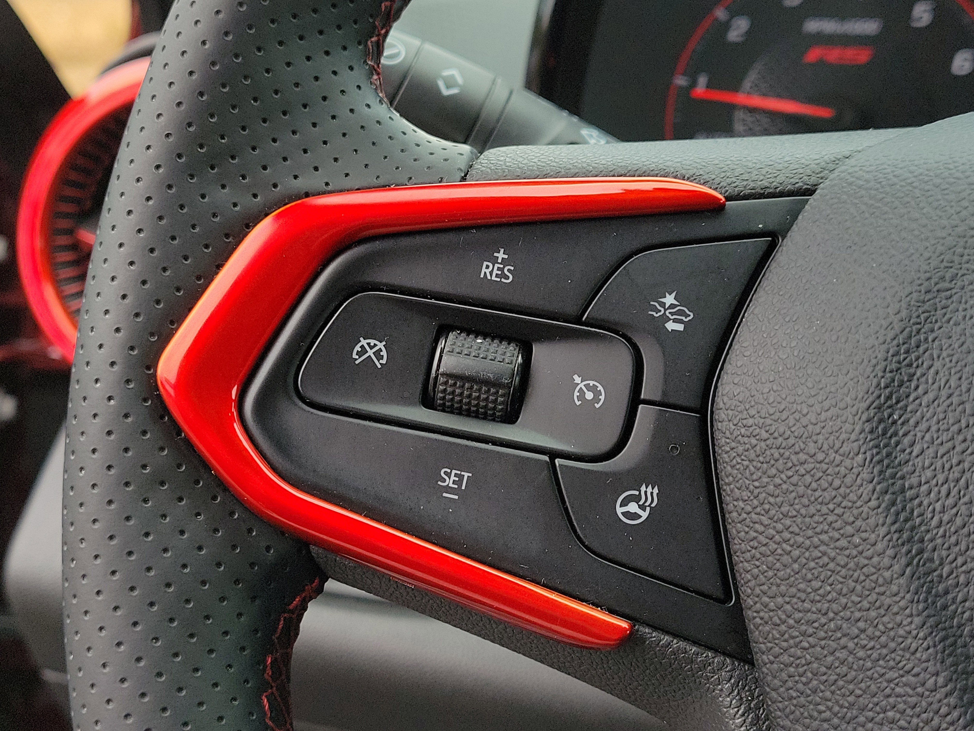 Used 2025 Chevrolet Trax RS w/ Driver Confidence Package image 27