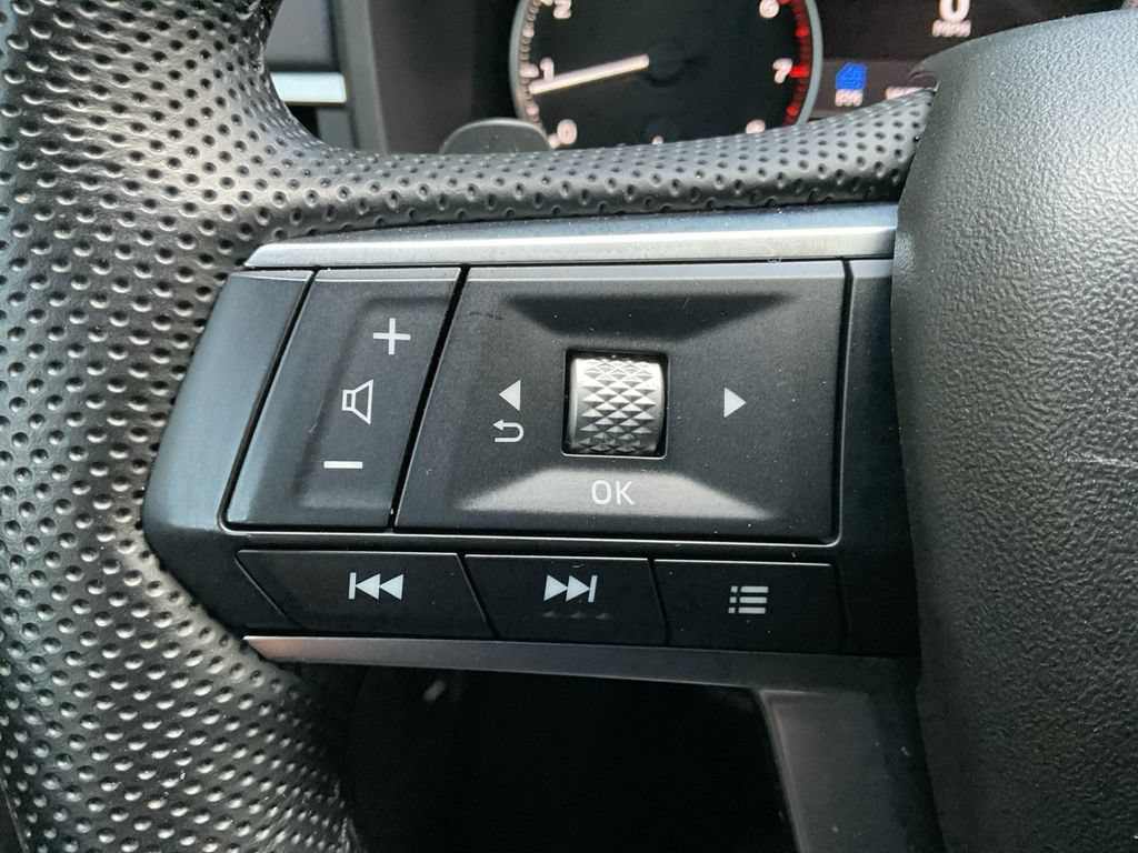 Used 2023 Mitsubishi Outlander SE FWD image 34