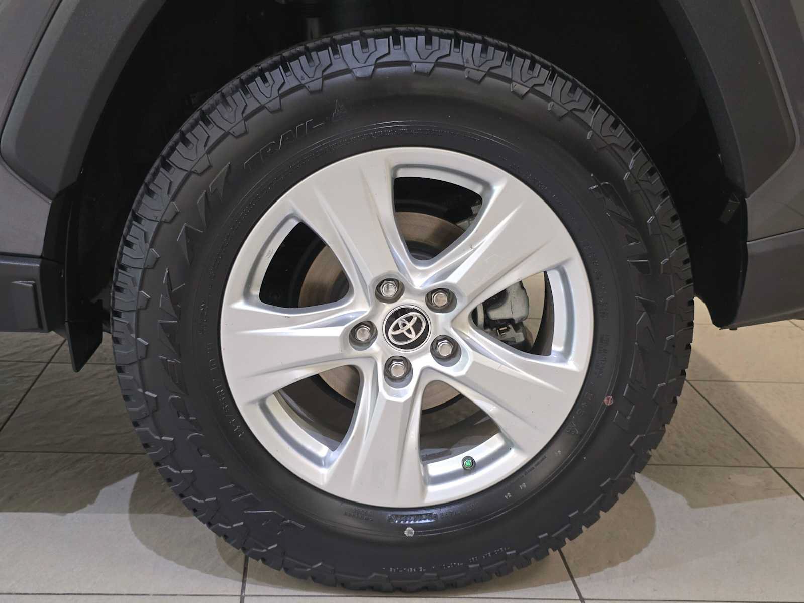 Certified 2021 Toyota RAV4 XLE w/ XLE Grade Weather Package AWD/4WD image 8