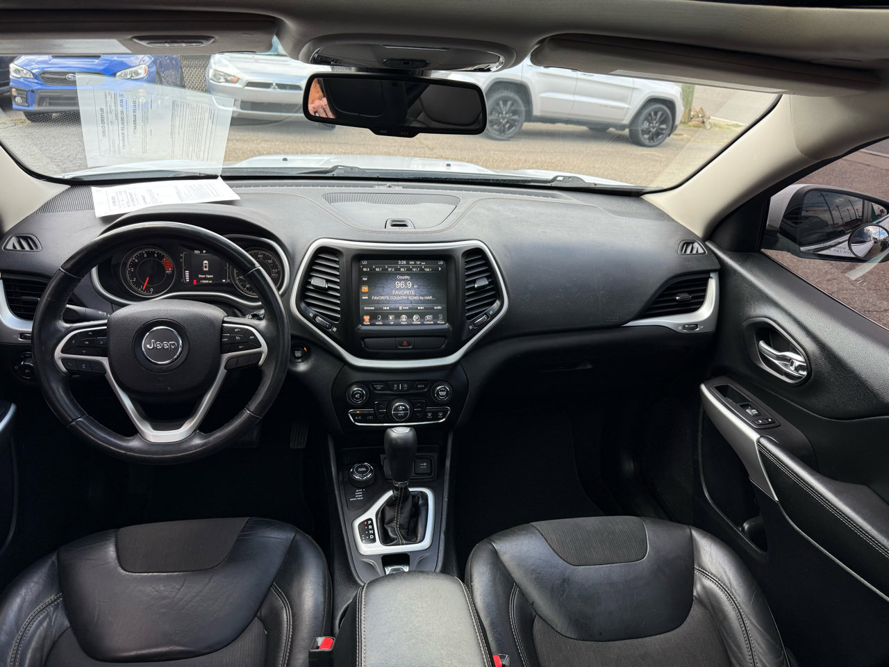 Used 2018 Jeep Cherokee Latitude Plus w/ Comfort/Convenience Group image 25