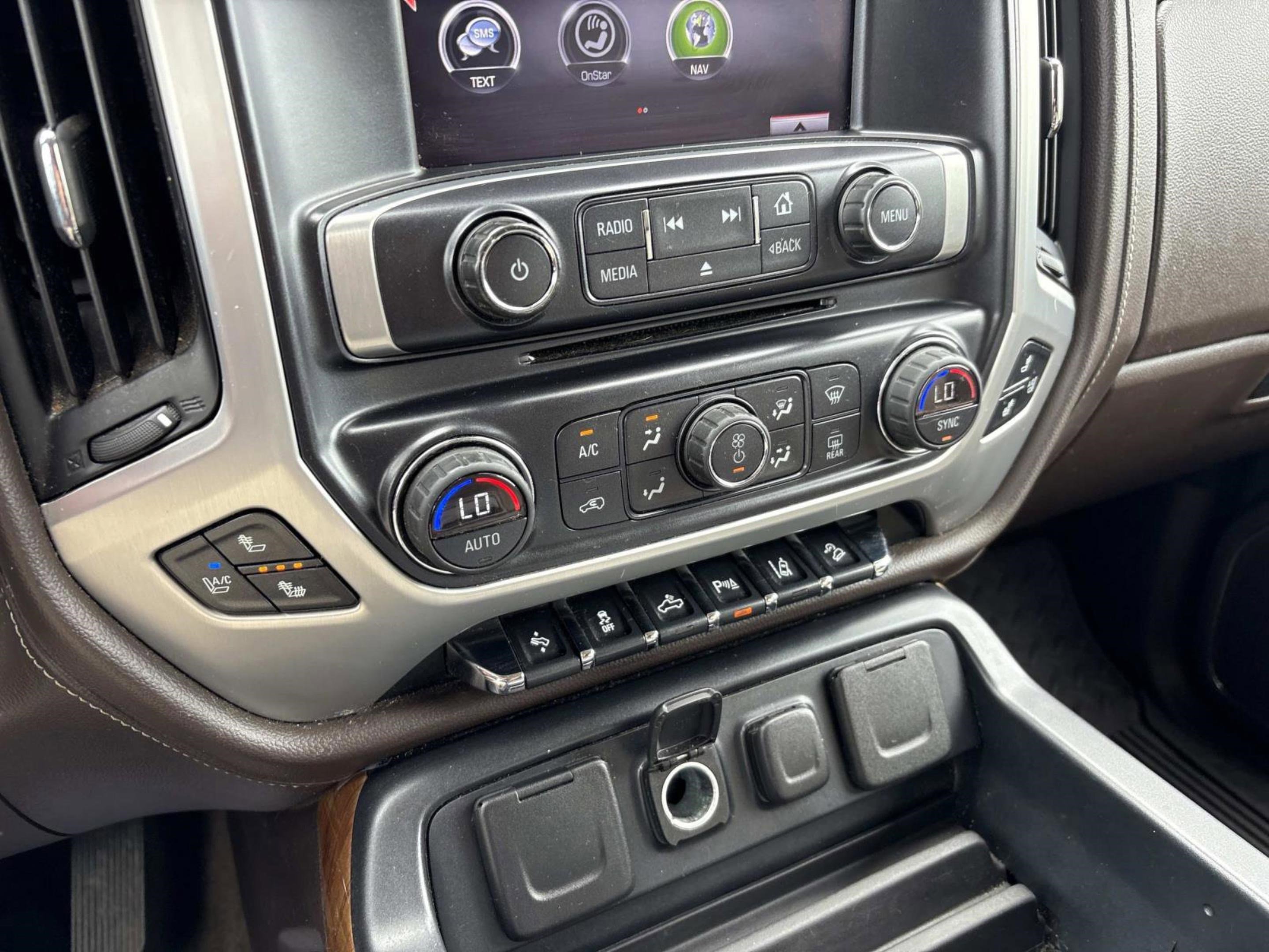 Used 2015 GMC Sierra 1500 SLT w/ SLT Crew Cab Value Package image 29