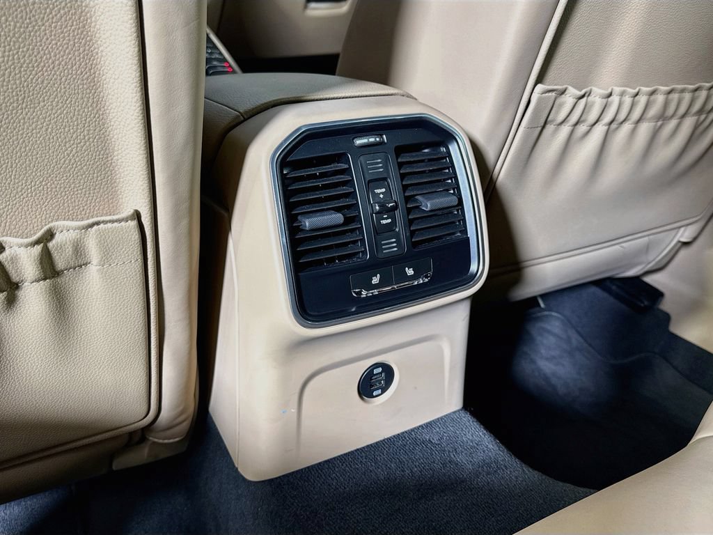 Certified 2019 Porsche Macan S AWD/4WD image 20