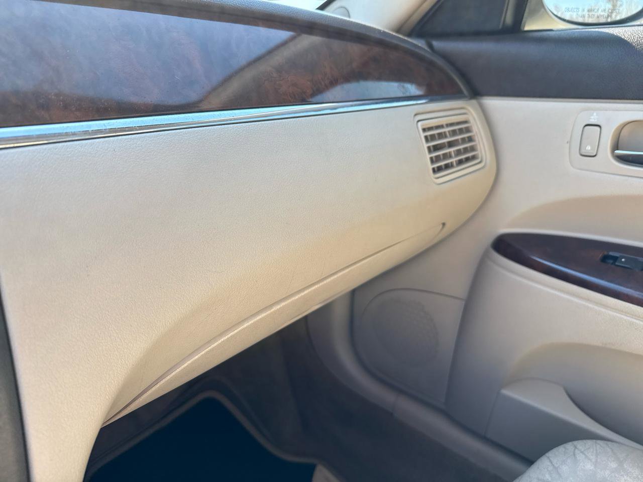 Used 2009 Buick LaCrosse CXL image 18