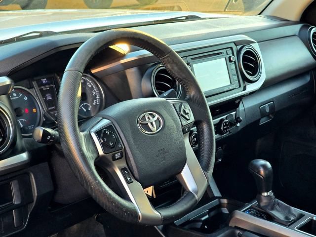 Used 2016 Toyota Tacoma SR5 AWD/4WD image 11